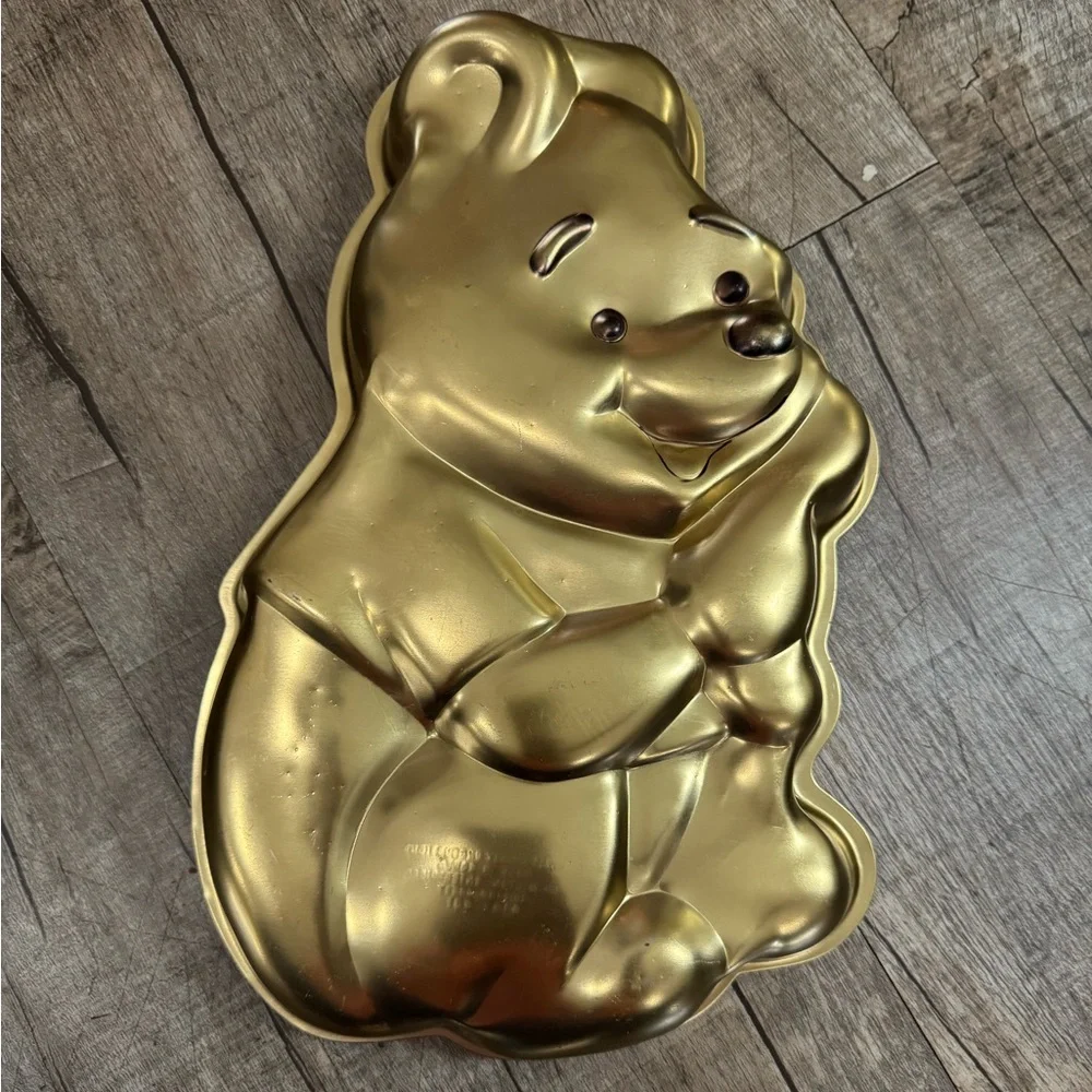 Vintage Winnie the Pooh Cake Pan Gold Aluminum Wilton Character Mold